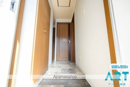 ラフィーネ石手[2LDK/65.16m2]の玄関