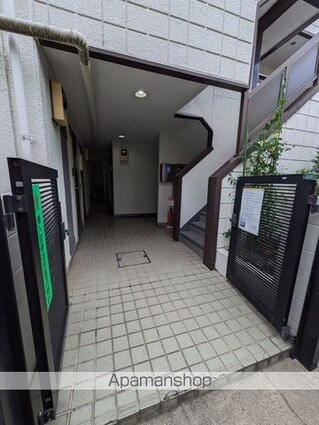 東京都中野区中央２丁目[1R/18.72m2]のエントランス