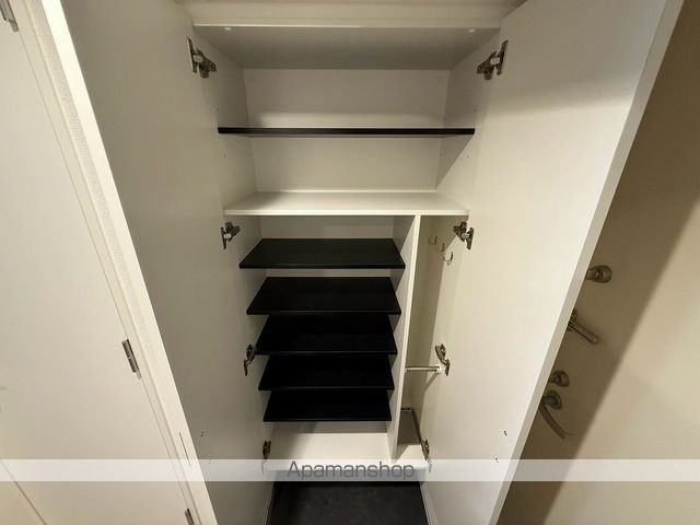 セレニテ谷町四丁目アリエの内装写真