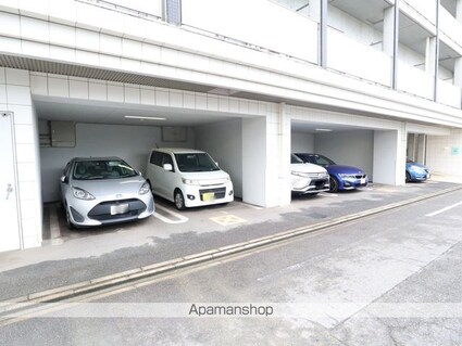 Ｓ－ＦＯＲＴ桜山[1K/30.6m2]の駐車場