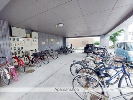 モアクレスト[2LDK/68m2]の共用部1