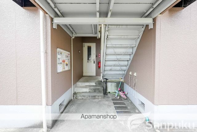 セントラルハイツ今村 A棟の玄関写真