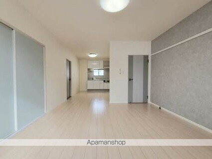 スカイハイツＨＩＲＯ　Ａ棟[2LDK/58.6m2]のリビング・居間