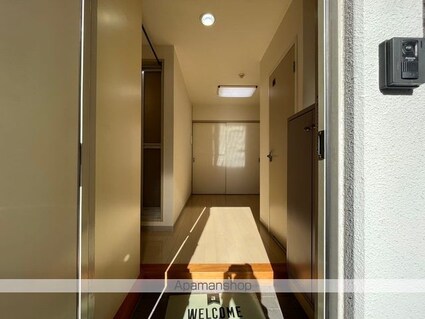 ロイアルコート桑原[1K/30.68m2]の玄関