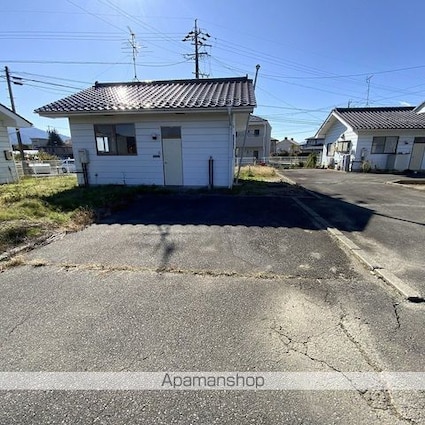 アップルハウスマルヨシ[2K/40.5m2]の駐車場