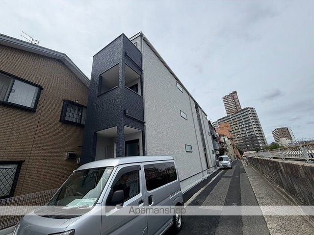 諏訪1丁目共同住宅の外観写真