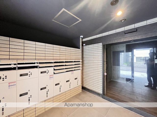 HOROHIRA BRIDGE RESIDENCEの玄関写真