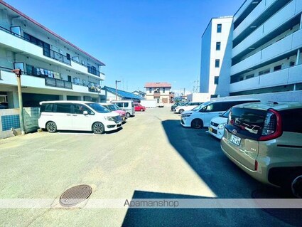 和歌山県和歌山市新中島[3DK/56.55m2]の駐車場