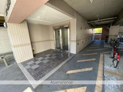 カローラ東雲[1R/27.8m2]のエントランス