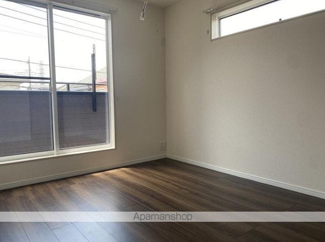 detached 東京都三鷹市野崎３丁目18-22

地図を見る