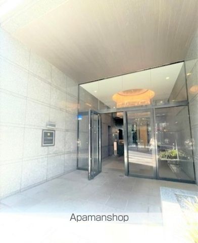 ●ルーブル板橋区役所前の玄関写真