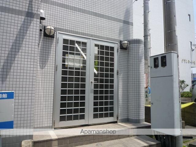 メゾン3ブリッジ2番館の玄関写真