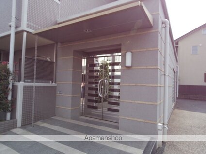 東京都武蔵野市境２丁目[1K/23.7m2]のエントランス1