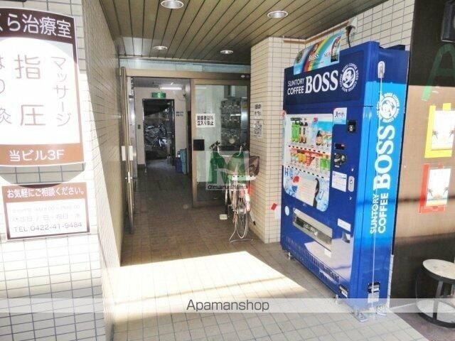 総武・中央緩行線 三鷹駅 徒歩7分 6階建 築39年の玄関写真